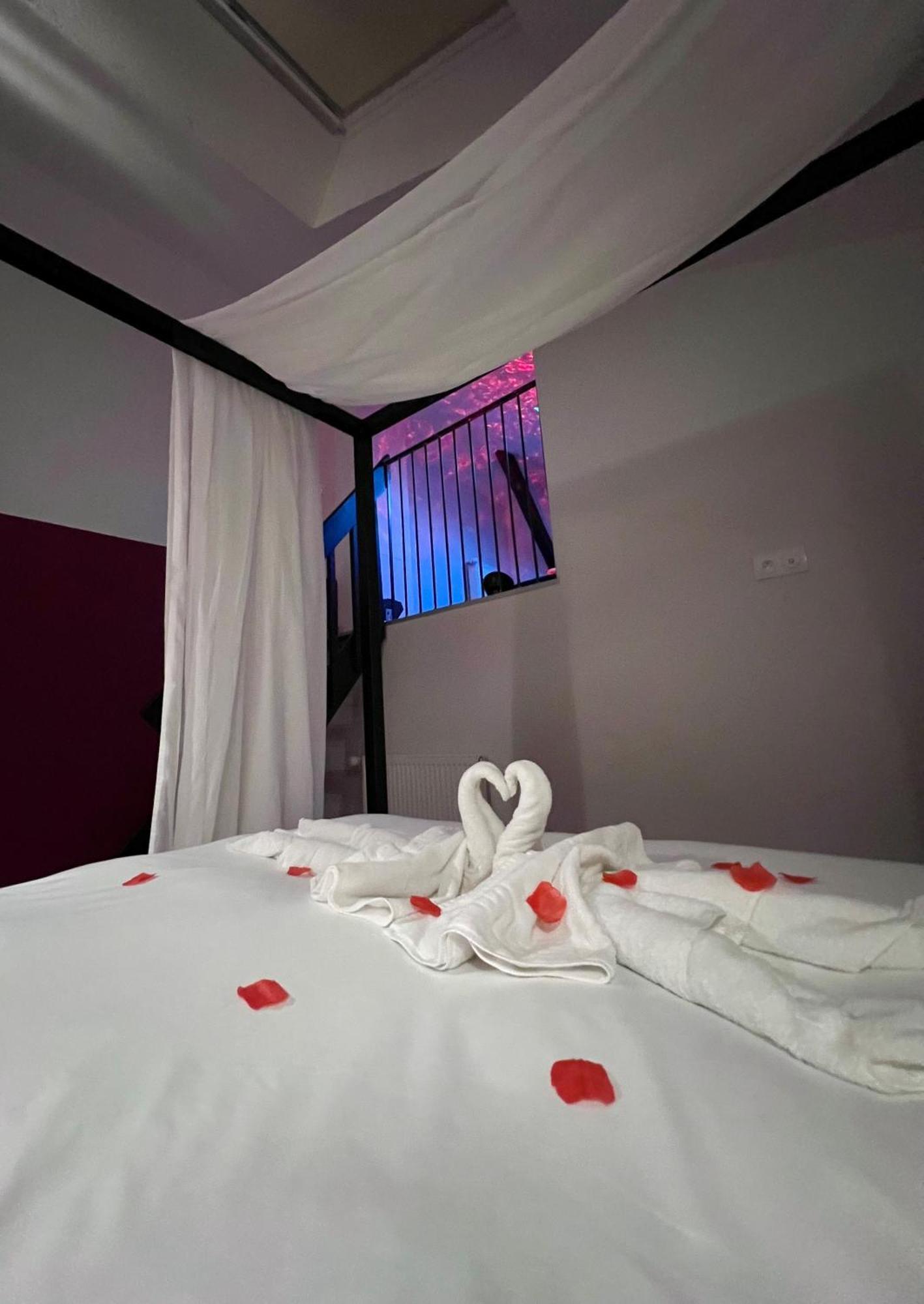 50 Nuances D'Amour - Jacuzzi / Massage / Cinema Moirans Exterior foto